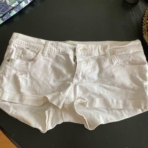 white jean shorts from abercrombie and fitch
